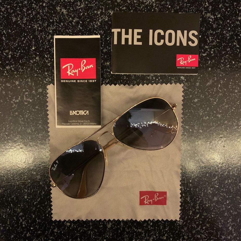 Ray Ban Gray Gradient Aviator Sunglasses